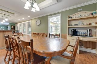 Weeki Wachee Family Getaway: Canal-Front Home - 2