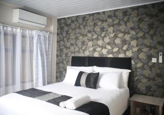 Hillview Comfort Suites - 9