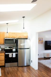 Entire house New Reno w AC Pet friendly gated back - 8