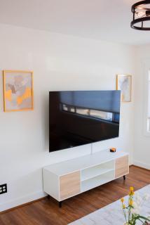 Entire house New Reno w AC Pet friendly gated back - 7