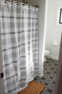 Entire house New Reno w AC Pet friendly gated back - 2