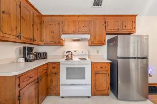 Family-Friendly Central AC Near Beach - 8