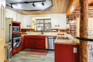 Sequoia Forest Remote Retreat! Dreamtime Cabin - 2