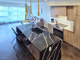 Family Stylish 2BR Condo with City View, Downtown, Balcony, Free Parking & In-Suite Laundry! - 9