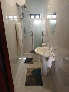 Georgina's Court - 7