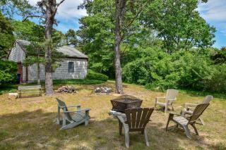 Spacious Home w Finished Game Room - 9