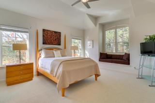 Chic Villa with Infinity Pool 10 Mi to Downtown! - 7