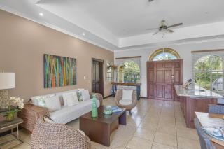 Casa Brisa y Mar - Poolside Bliss, Walk to Beach - 1