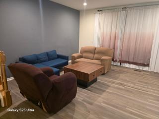 Beautiful TowneHome - 2 bedroom and projector - 8