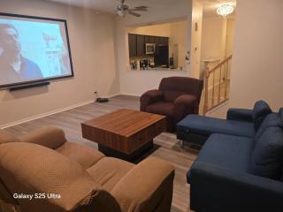 Beautiful TowneHome - 2 bedroom and projector - 9