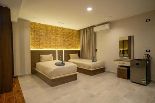 pyra pyramids inn - 1