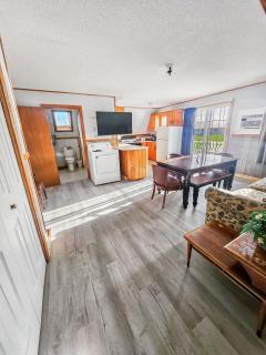 Katahdin Valley Motel - 8