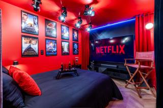 Studio Cinema Prive TV 85 pouces - Wifi - Clim - Gare 2 minutes - 0