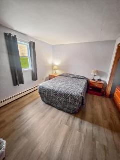 Katahdin Valley Motel - 6