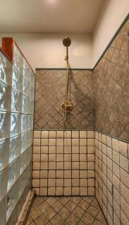 LUSH TROPICAL STUDIO in FT LAUDEDALE'S HISTORICAL SAILBOAT BEND NEIGHBORHOOD - 2