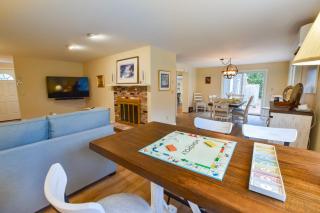 Sunroom Mins to Beaches Views of Marsh - 7