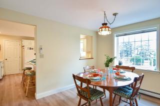 Sunroom Mins to Beaches Views of Marsh - 1