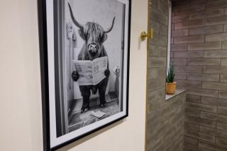 Beautiful 4-Bed Home - Gated Parking with EV Charging - Garden - 8