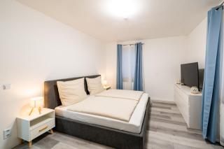 Modernisiertes Altbau 3-Zi Apartment - 4