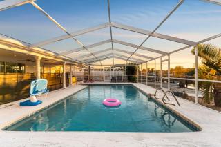 Private Dock Heated Pool Hot Tub Game Room Fun - Apollo Beach - 9