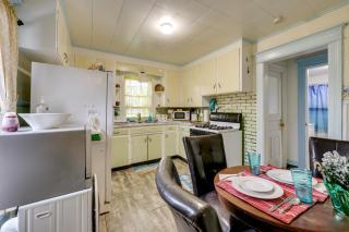 Idyllic Rochester Apt with Hot Tub 2 Miles to Dtwn! - 5