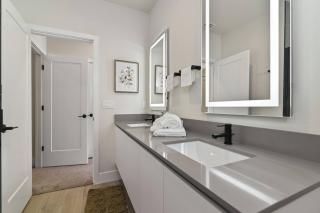 Oasis NEW Townhome Splash Pool Nature-Infused - 5
