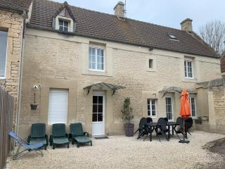 L'escalier rouge - Maison typique avec cour - 0