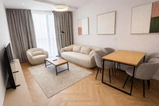 Golden Tower Premium Stay - 0