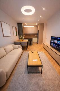 Golden Tower Premium Stay - 4