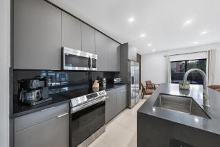 Luxury Miami Duplex - Sleeps 36 - 2 Hot Tubs - 1