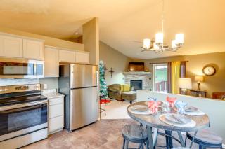 4 Mi to Offutt AFB - Family Home in Omaha Suburbs! - 9