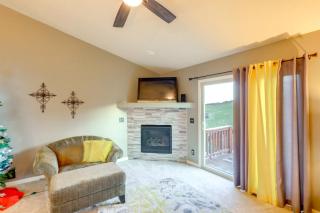 4 Mi to Offutt AFB - Family Home in Omaha Suburbs! - 2