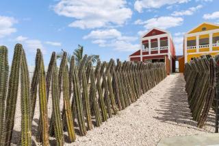 Laguna Serena Apartment with stylish decor a breezy veranda and parking right at the front door - 9