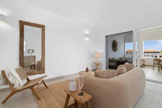 Laguna Serena Apartment with stylish decor a breezy veranda and parking right at the front door - 6