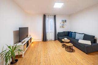 Modernisiertes Altbau 3-Zi Apartment - 8