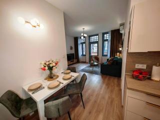 Beatrice Old Town Apartment with 1 free private parking - 9