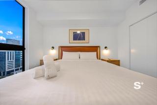 Cozy 1BR Retreat with City Views Balcony & Wi-Fi - 2