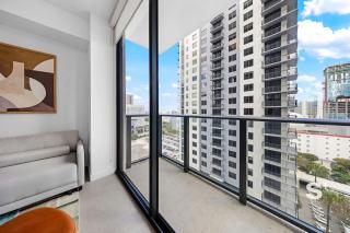 Elegant Condo in DTW Miami - Pool & Gym - 1