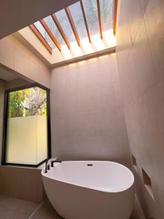 Casa Celesta - New Private Saltwater Pool Villa with 2 Ensuite BR, Full Kitchen, Sunken Lounge & Shaded Terrace - 5