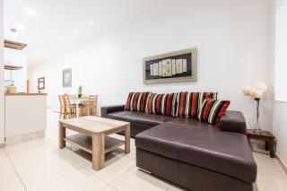 V86 Sliema Apartment a minute from the Sea - 8