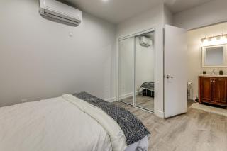 5 Mi to Santa Monica Pier and Beach Chic Studio - 3