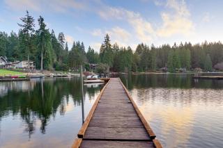 Lake-View Woodinville Retreat with Hot Tub and Theater - 0