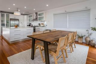 Balmoral Tropical Haven Sun, Pool & Serenity - 1