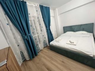 Spacious 3BR 2BA Apt with 2 Living Areas - 3