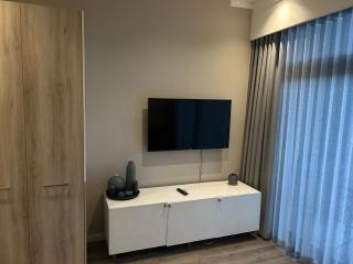 Menlyn Maine when home is far - 3