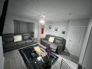 3 BR Home in Yardley close to NEC Airport Bullring, Free Parking - 9