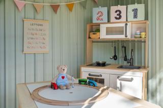 Family Retreat Games, Fire Pit & Kids Barn - 4