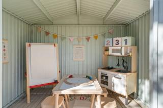 Family Retreat Games, Fire Pit & Kids Barn - Austin - 3