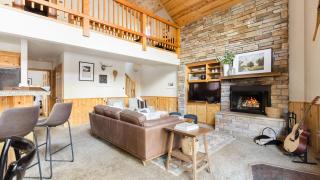 Jackhorn by AvantStay Close to Big Bear Marina and Village Hot Tub Foosball - 0