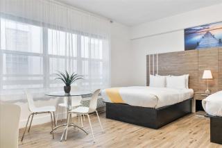 South of Fifth Studio Steps to Beach on Ocean Drive - 2